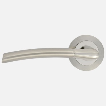 Latch handle curved